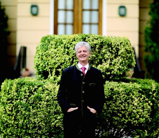 A Diplomat in Love With Art