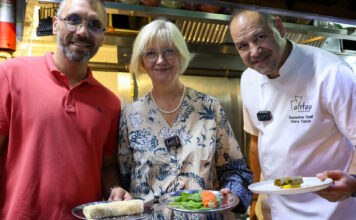 GERMAN AMBASSADOR SORG ROLLS VINE LEAVES