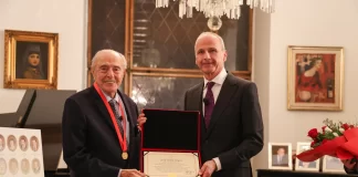 YUKSEL ERIMTAN RECEIVES THE GOLD MEDAL
