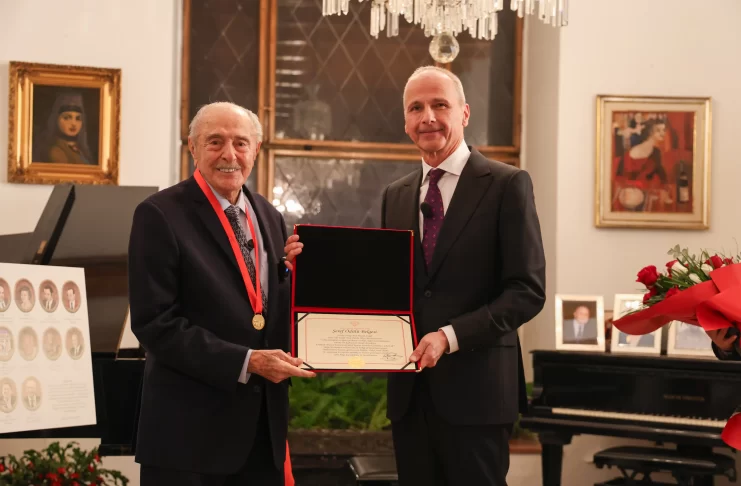 YUKSEL ERIMTAN RECEIVES THE GOLD MEDAL