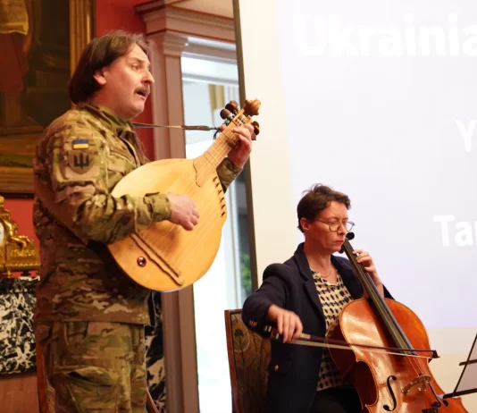 FRENCH AMBASSADOR PLAYS CELLO IN MEMORY OF UKRAINIANS WHO LOST THEIR LIVES